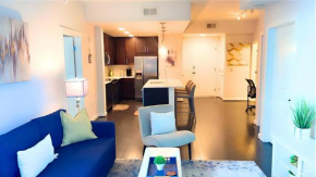 Blue Luxe-Highrise, Balcony, Year-round Pool, City View!